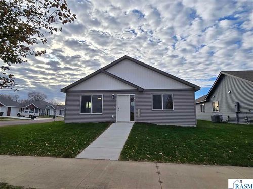 2022 Essler Dr, Saint Peter, MN, 56082-3600 | Card Image