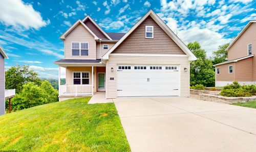 132 Landing Dr, Morgantown, WV, 26508-2584 | Card Image