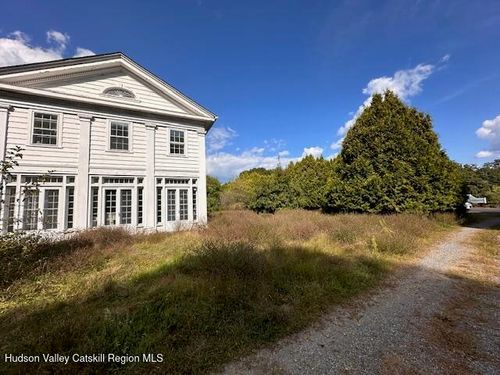 2261 Salt Point Tpke, Clinton Corners, NY, 12514-2045 | Card Image