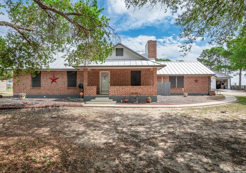 213 Bluebonnet Rdg, La Vernia, TX, 78121-5159 | Card Image