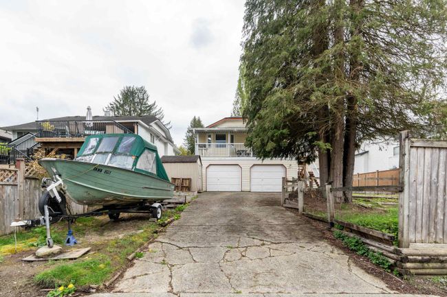 23385 124 Avenue, House other with 3 bedrooms, 2 bathrooms and 4 parking in Maple Ridge BC | Image 36