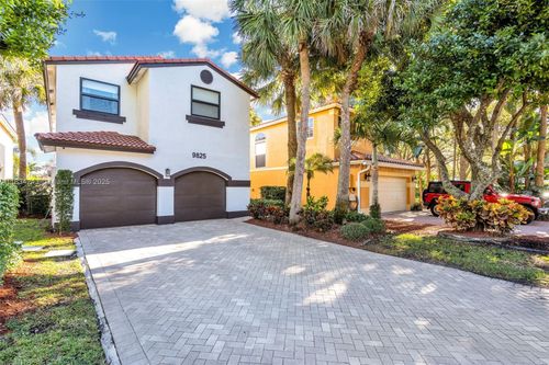 9825 Fairway Cove Ln, Plantation, FL, 33324-2823 | Card Image