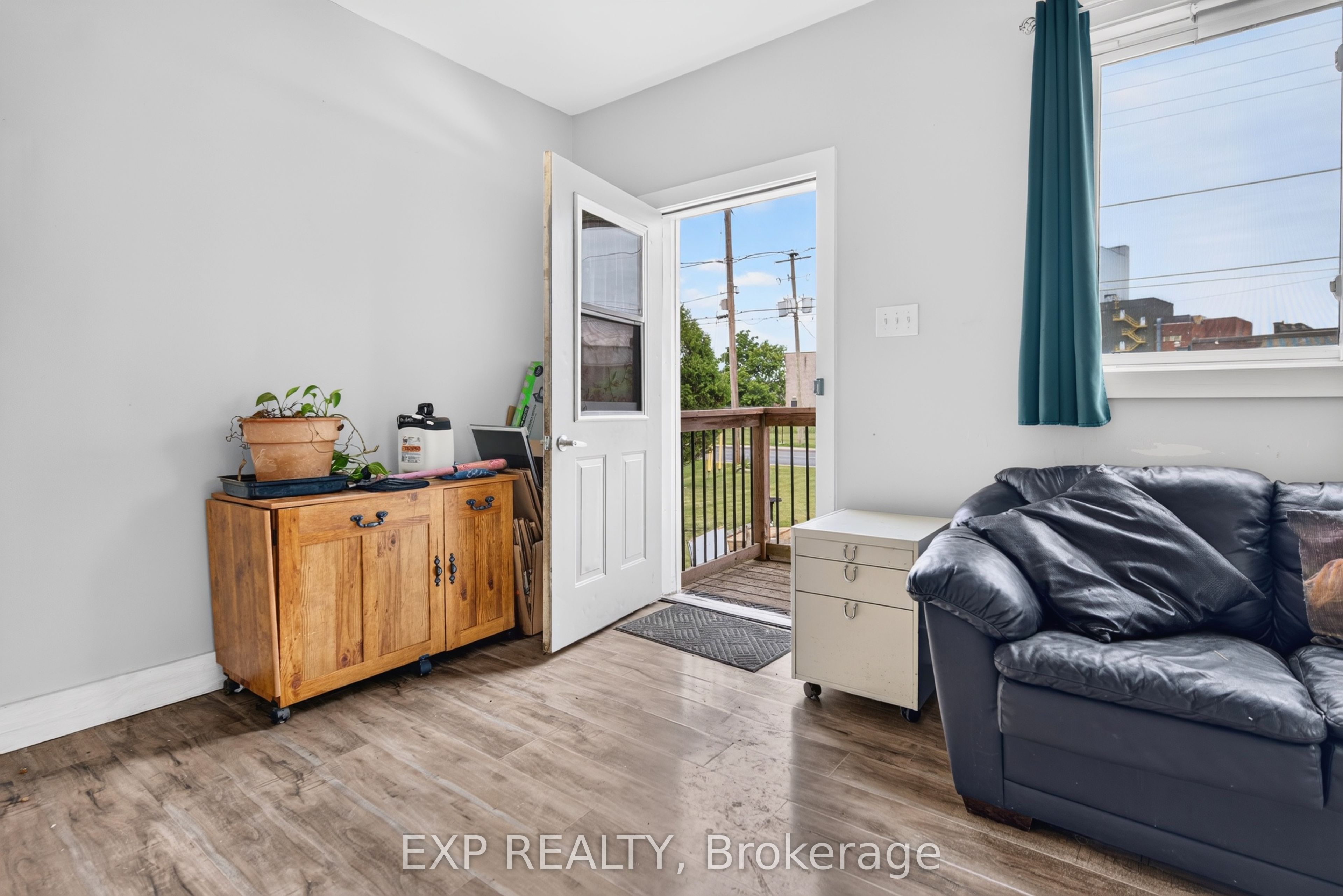 Residential in North Dundas 4