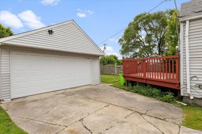 25218 Dodge Street, Home with 3 bedrooms, 1 bathrooms and null parking in Roseville MI | Image 3