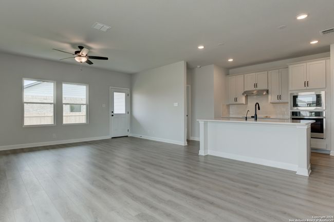 12841 Hill Plains Dr, House other with 4 bedrooms, 3 bathrooms and null parking in Schertz TX | Image 9