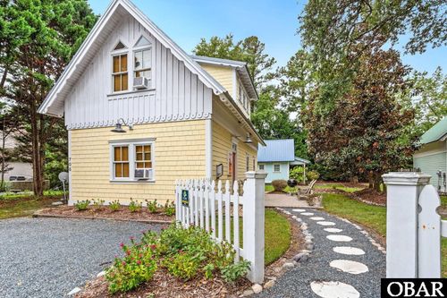 706 Wingina St, Manteo, NC, 27954-9806 | Card Image