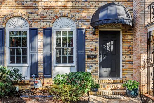 205 N Meridian St, TALLAHASSEE, FL, 32301-7601 | Card Image