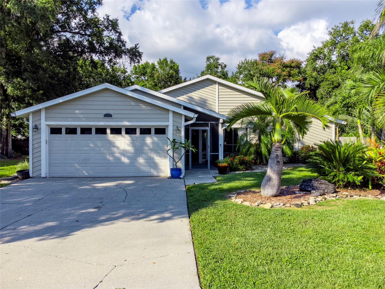Glenbrooke Pl, Sarasota, FL 34243