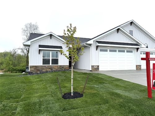 865 Miles St, Robins, IA, 52328-8604 | Card Image