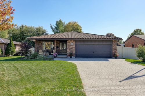 {{alt}} | Card Image