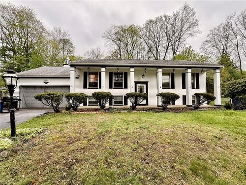 27 Bright Oaks Cir, Rochester, NY, 14624-4705 | Card Image