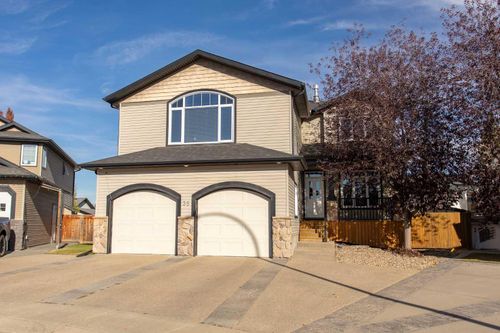35 Woodrow Close, Red Deer, AB, T4N7G1 | Card Image