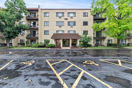 405b-7221 Wolf Rd, Indian Head Park, IL, 60525-4949 | Card Image