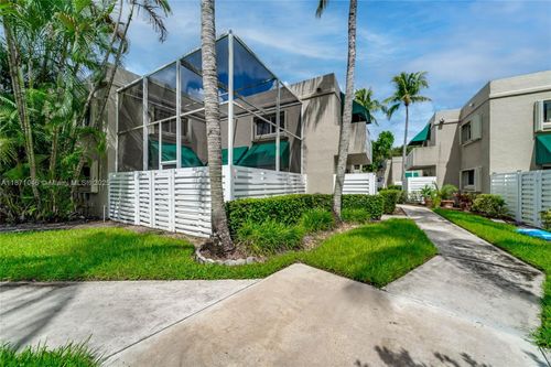 552 Nw 98th Ave, Plantation, FL, 33324-4953 | Card Image