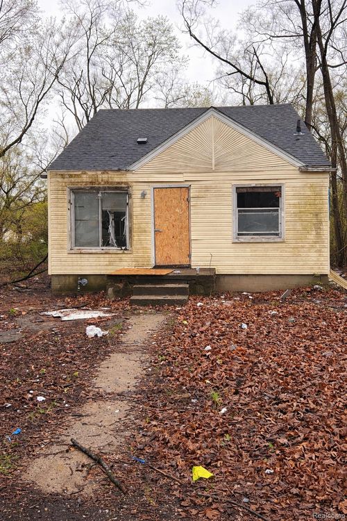 18541 Fielding St, Detroit, MI, 48219-2599 | Card Image