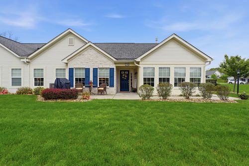 300 Spring Valley Dr, Zelienople, PA, 16063-2716 | Card Image