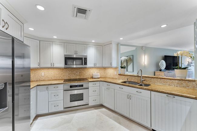 APT-301 - 1225 S Ocean Blvd, Condo with 2 bedrooms, 2 bathrooms and null parking in Delray Beach FL | Image 11