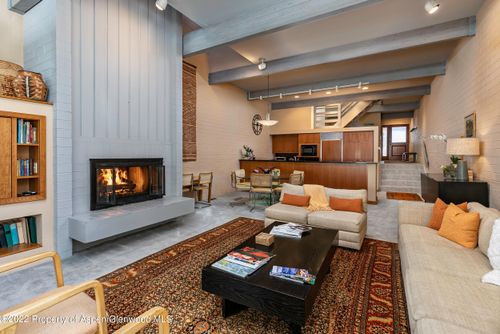 apt-15-625 S West End St, Aspen, CO, 81611-2102 | Card Image