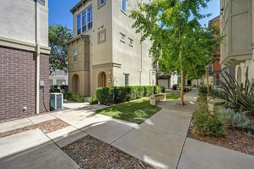 450 Tailoff Lane, Sacramento, CA, 95818 | Card Image