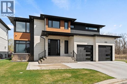 3082 Betts Ave, Windsor, ON, N9B3L5 | Card Image