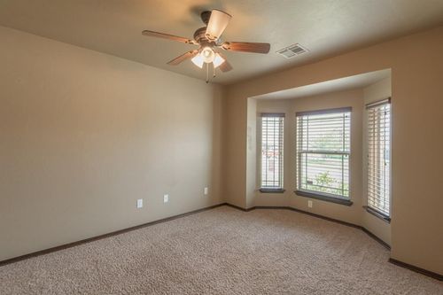 701 Lindsey Ln, Moore, OK, 73160-8445 | Card Image