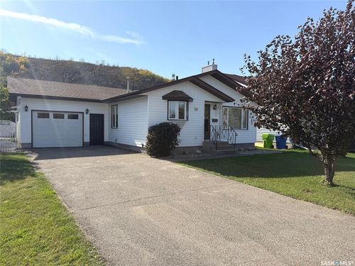 30 Willow Cres, Fort Qu'Appelle, SK, S0G1S0 | Card Image