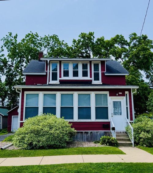 339 W South Street, Oconomowoc, WI, 53066 | Card Image