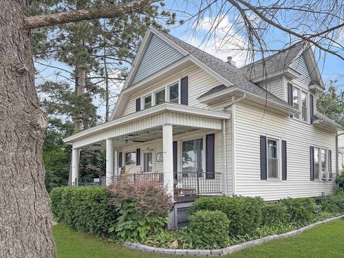 328 Broadway Street, Berlin, WI, 54923 | Card Image