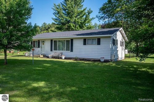 6365 W Airline Rd, Weidman, MI, 48893-7703 | Card Image
