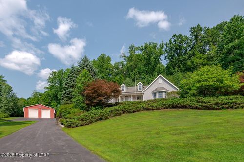 119 Midland Dr, Dallas, PA, 18612-1085 | Card Image