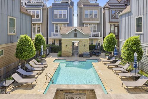 702 N Shepherd Dr, Houston, TX, 77007-1748 | Card Image