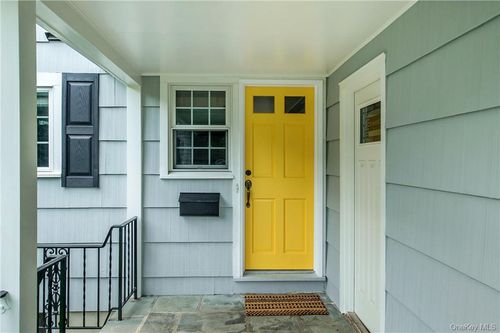 74 Dearborn Ave, Rye, NY, 10580-3311 | Card Image