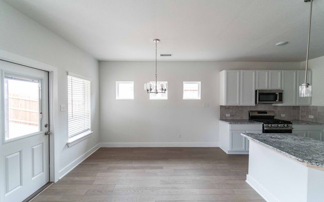 2213 Ridgecrest Ln, House other with 3 bedrooms, 2 bathrooms and null parking in Sherman TX | Image 6