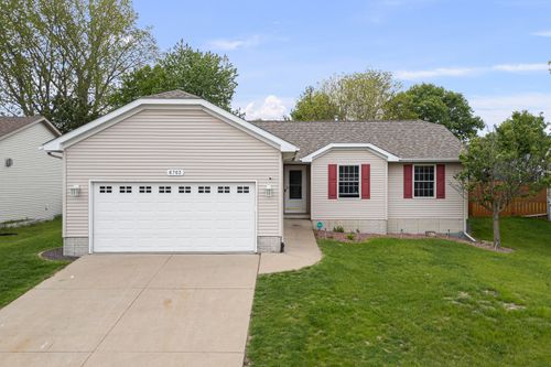 6703 Brookview Ln, Davenport, IA, 52806-1674 | Card Image