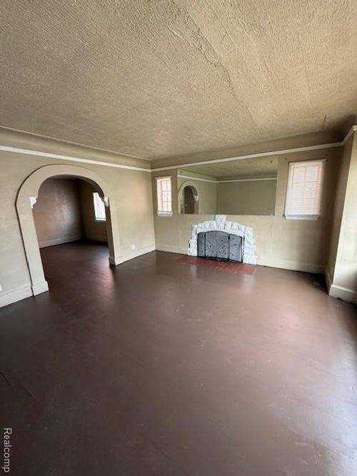 17515 Northlawn St, Detroit, MI, 48221-2511 | Card Image