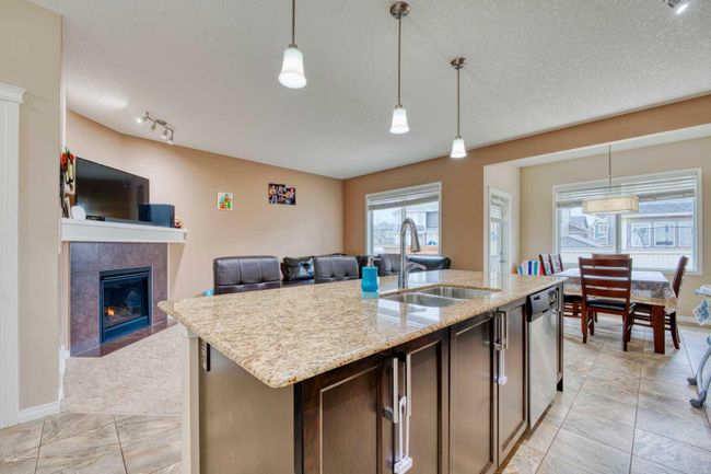 1151 Kings Heights Way Se, Home with 3 bedrooms, 3 bathrooms and 4 parking in Airdrie AB | Image 4