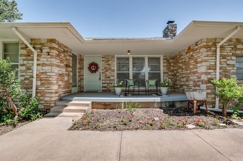5932 N Grove Ave, Warr Acres, OK, 73122-7322 | Card Image