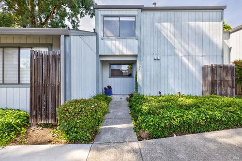 303 Occidental Circle, Santa Rosa, CA, 95401 | Card Image