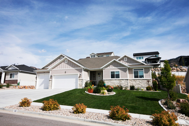 900 , Hyde Park, UT 84318
