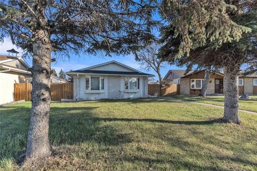 {{alt}} | Card Image