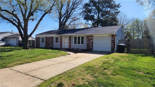 924 Carriage Hill Rd, Virginia Beach, VA, 23452-6319 | Card Image