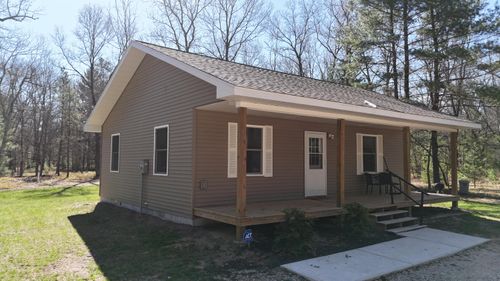 2073 Gunn Rd, Manistee, MI, 49660-9275 | Card Image