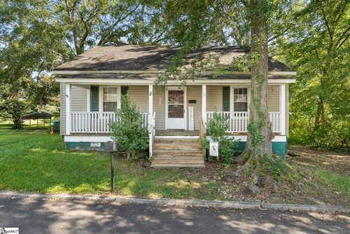 6 W Fleming St, Ware Shoals, SC, 29692-1421 | Card Image