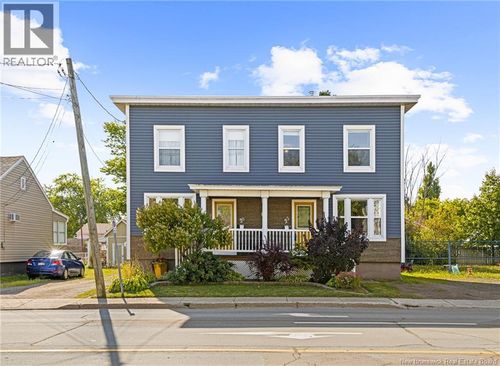 22 Sixth St, Moncton, NB, E1E3G6 | Card Image