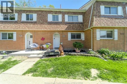 5523 Empress St, Windsor, ON, N8T3B2 | Card Image
