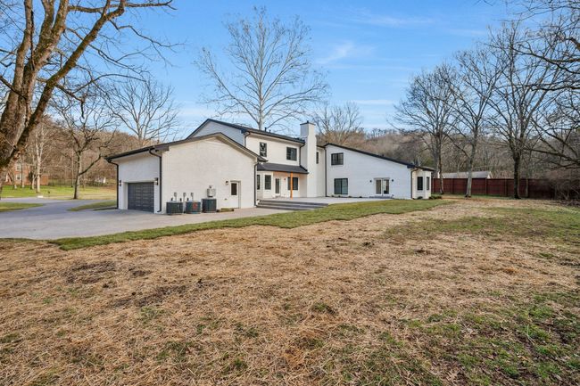 Beautiful outdoor space ready to be customized by buyers | Image 60