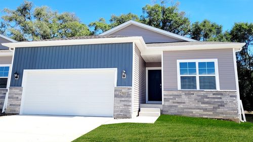 494 Kinley Dr, Waukee, IA, 50263-7404 | Card Image