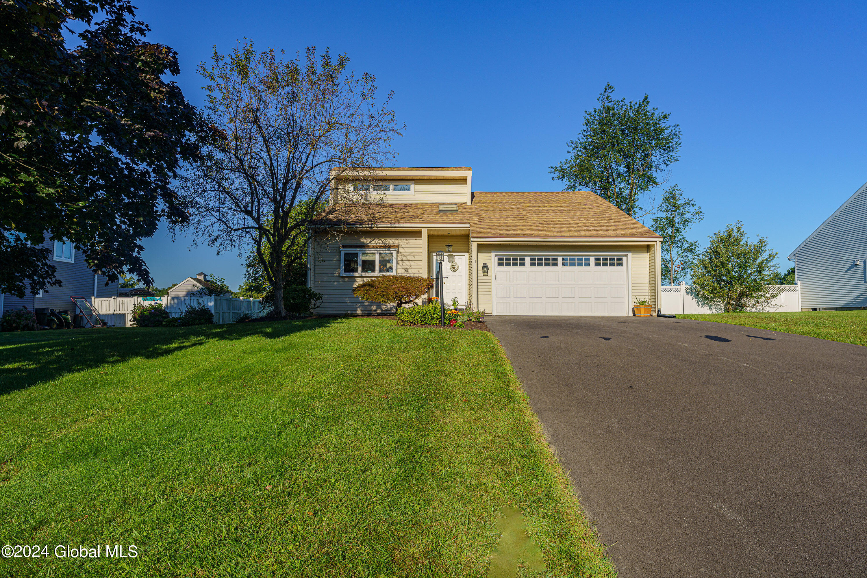 Cord Dr, Latham, NY 12110