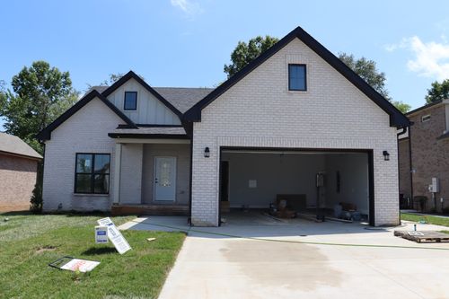 730 Southern Pine Trl, Clarksville, TN, 37043-2735 | Card Image