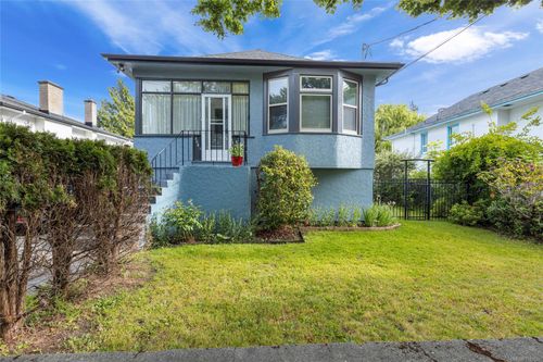 2065 Goldsmith St, Victoria, BC, V8R1T5 | Card Image